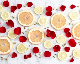 Revitaliza tu piel con aceite de Rosa Mosqueta y vitamina C